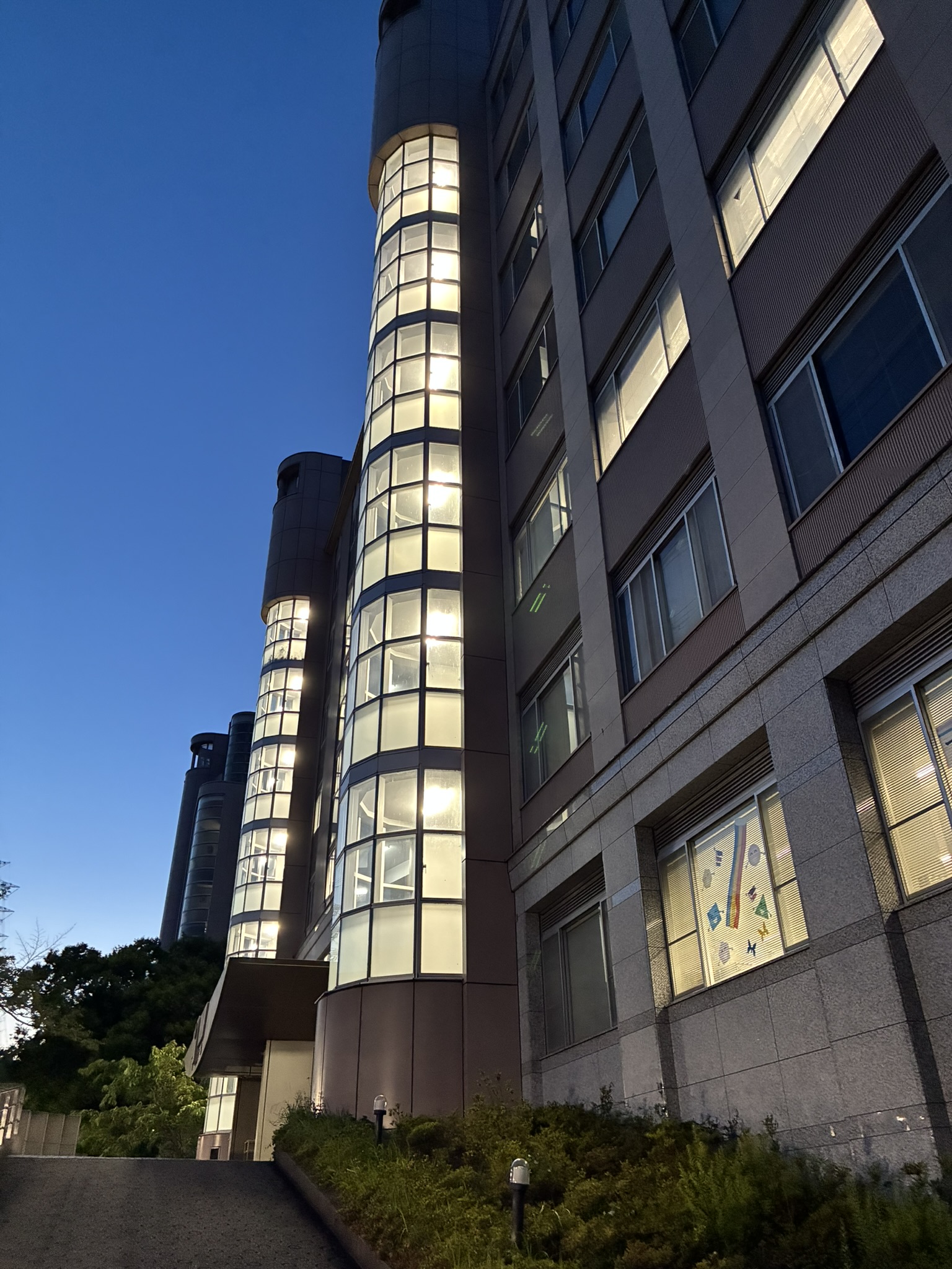 創価大学 理工学部棟